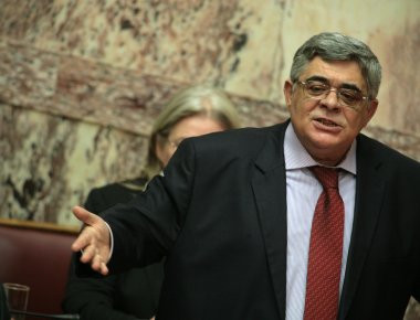 Επεισόδια σε ομιλία του Ν. Μιχαλολιάκου στα Τρίκαλα (φώτο, βίντεο)